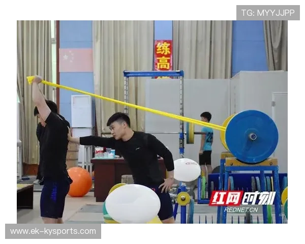 举重学院推动基层俱乐部训练能力提升与资源扶持,举重队训练 举重学院推动基层俱乐部训练能力提升与资源扶持,举重队训练
